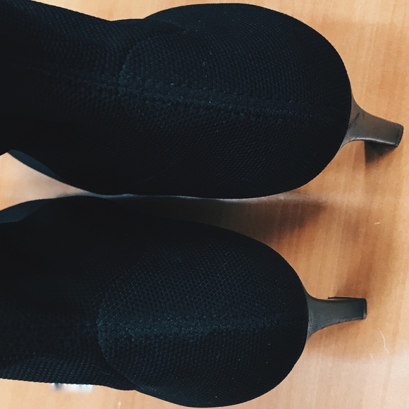 NWOT (SZ 8, 10) Stuart Weitzman Sock Booties - Picture 7 of 8